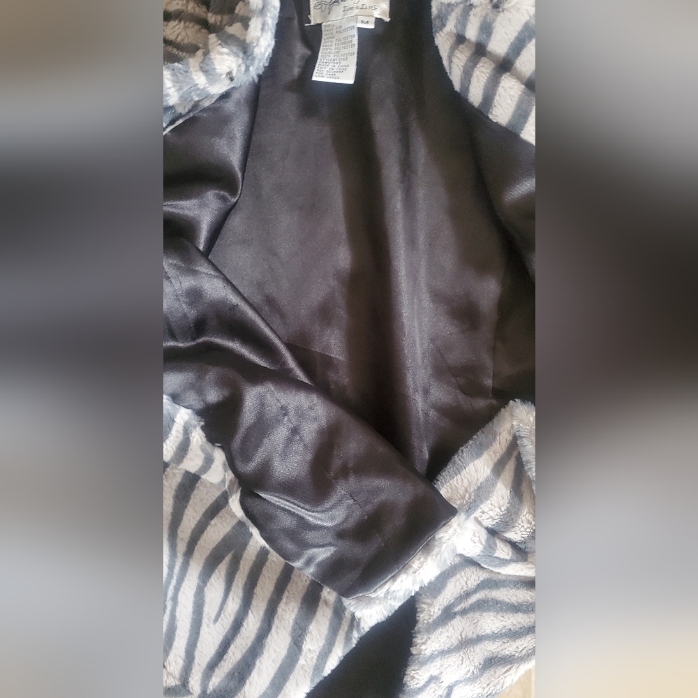 Zebra Print Fleece Vest - Picture 3 of 5